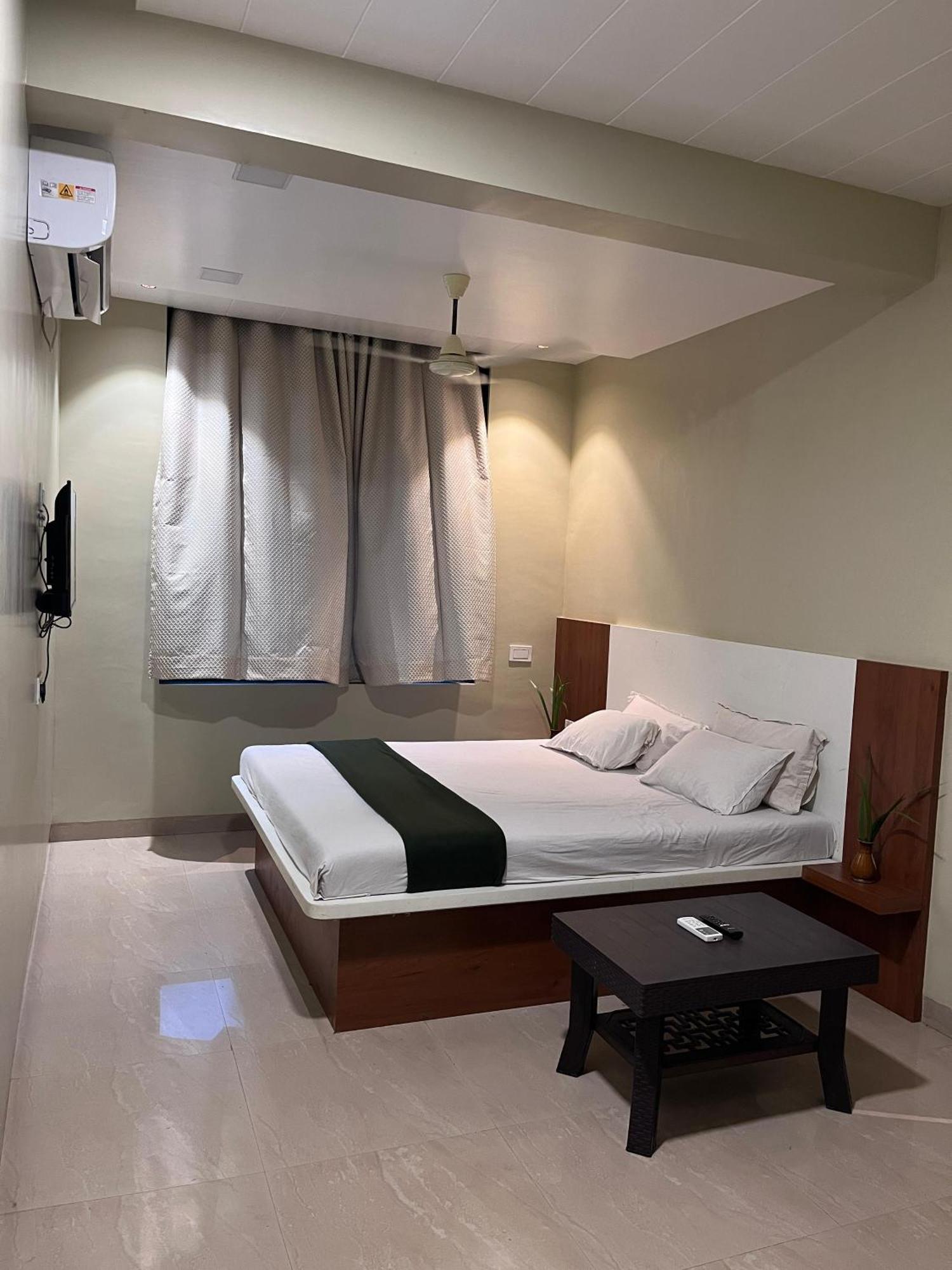 Hotel Sun Lodging Bhiwandi Exterior photo